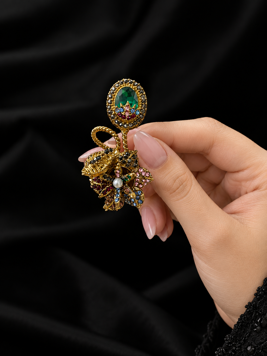 Emerald Green Floral Statement Ring for Women – Gold Tone Vintage Jewelry