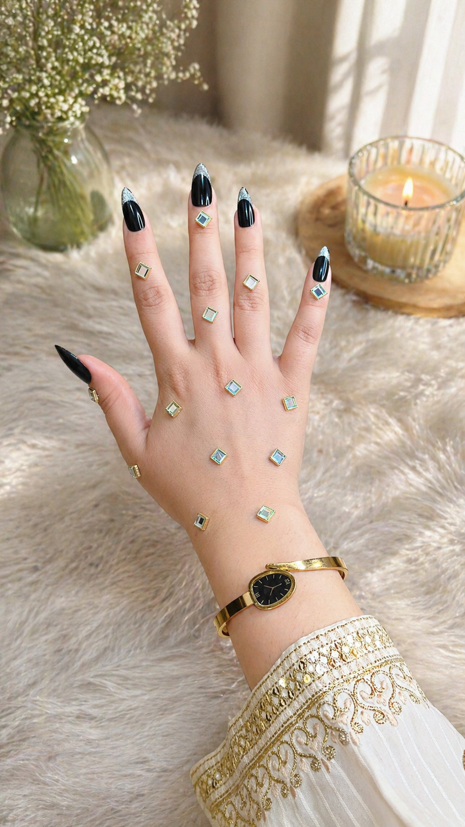 Minimal Square Kundan Mehndi | TAW Design 08 Pack – Elegant Gold Hand Style