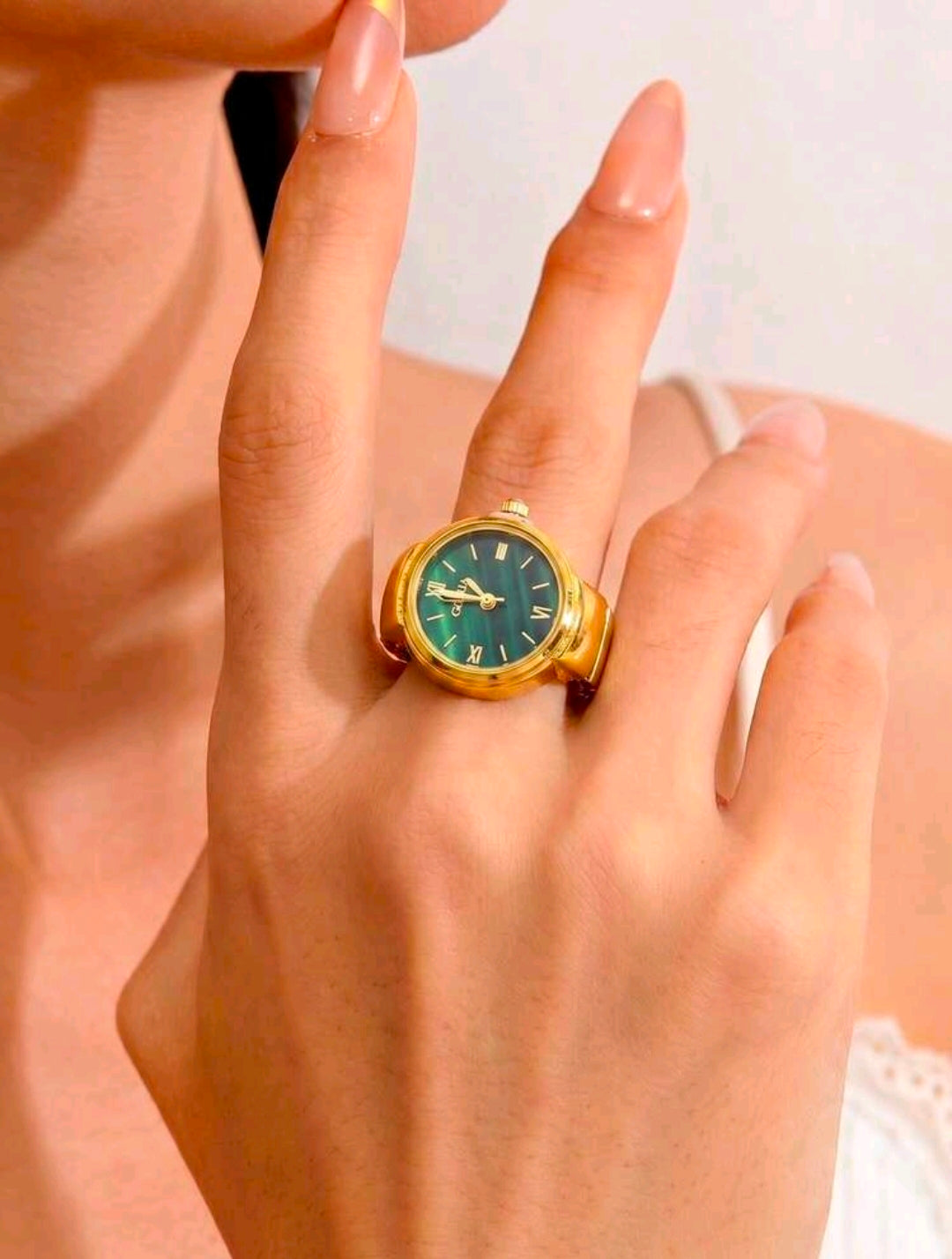 Luxury Adjustable Ring Watch for Women – Elegant Finger Watch Ring