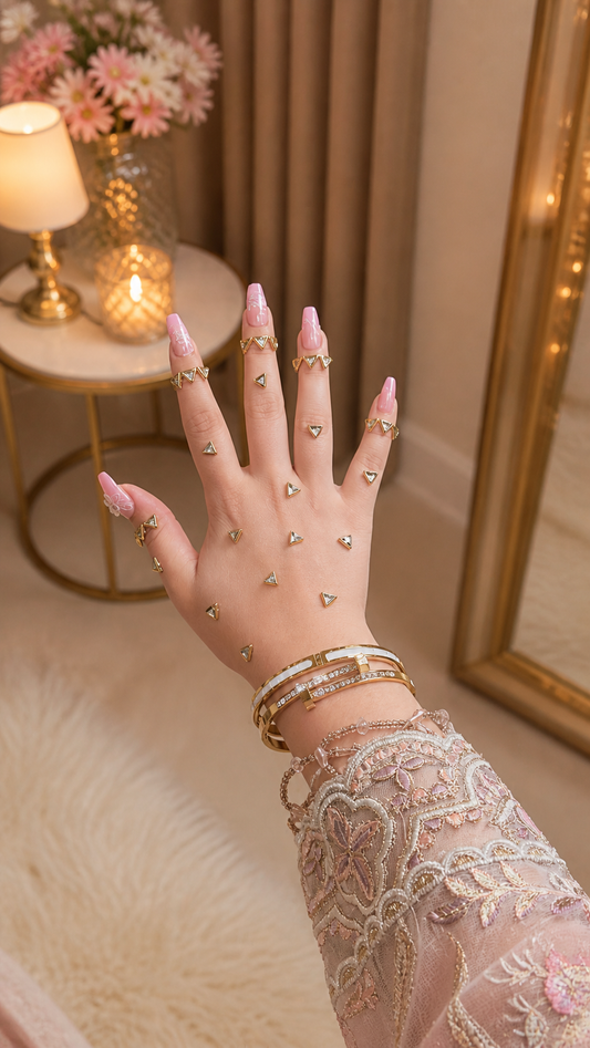Minimal Triangle Kundan Mehndi | TAW Design 10 Pack – Elegant Gold Hand Style
